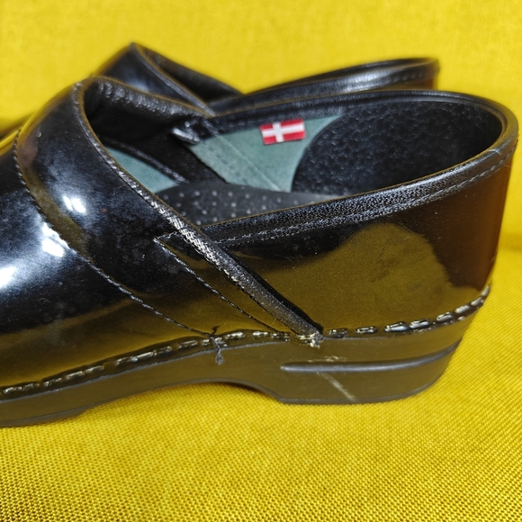 Sanita Professional Black Patent Leather Clogs Women's Shoes Size 38 US 7.5-8 - Picture 4 of 9